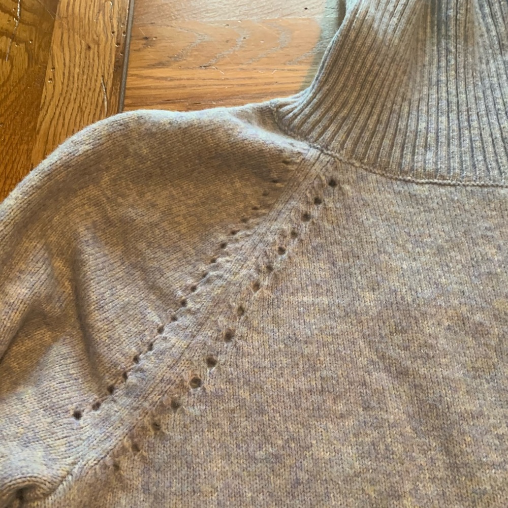 Gap sweater - Picture 2 of 6